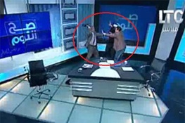 کتک زدن یک روحانی در برنامه زنده تلویزیونی!+عکس