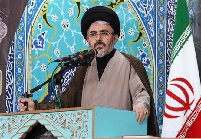 پاسداران همیشه در مسیر انقلاب و اسلام قدم بر میدارند پاسداران همیشه در مسیر انقلاب و اسلام قدم بر میدارند