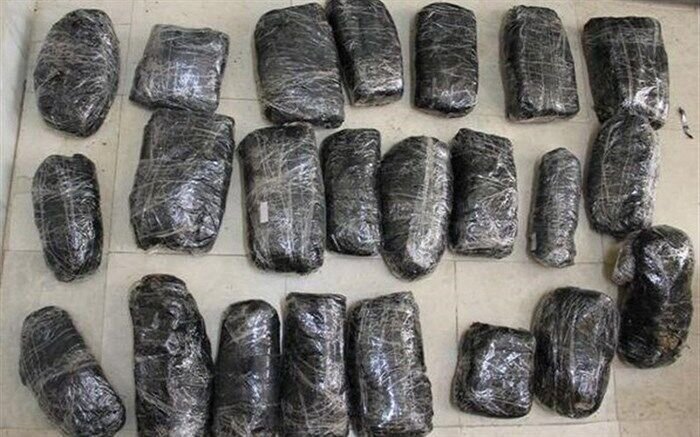درگیری مسلحانه پلیس با قاچاقچیان در کویر شاهرود؛ ۲۸۵ کیلو تریاک کشف شد