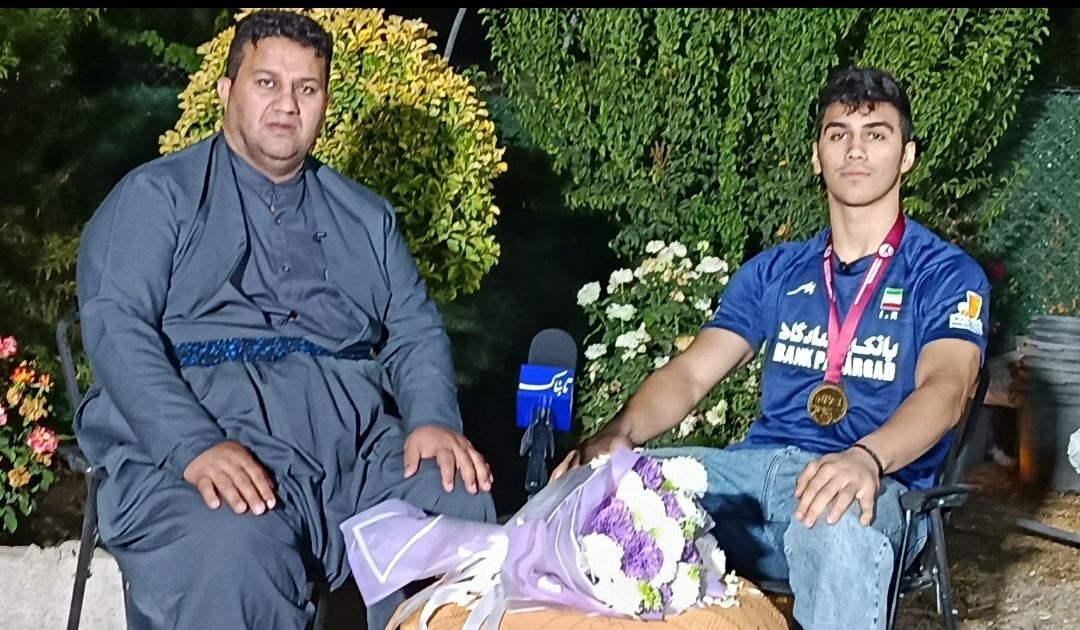 از مریوان تا سکوی جهان؛ روایت آژوان نمازی از قهرمانی تاریخی نوجوانان ایران + فیلم 